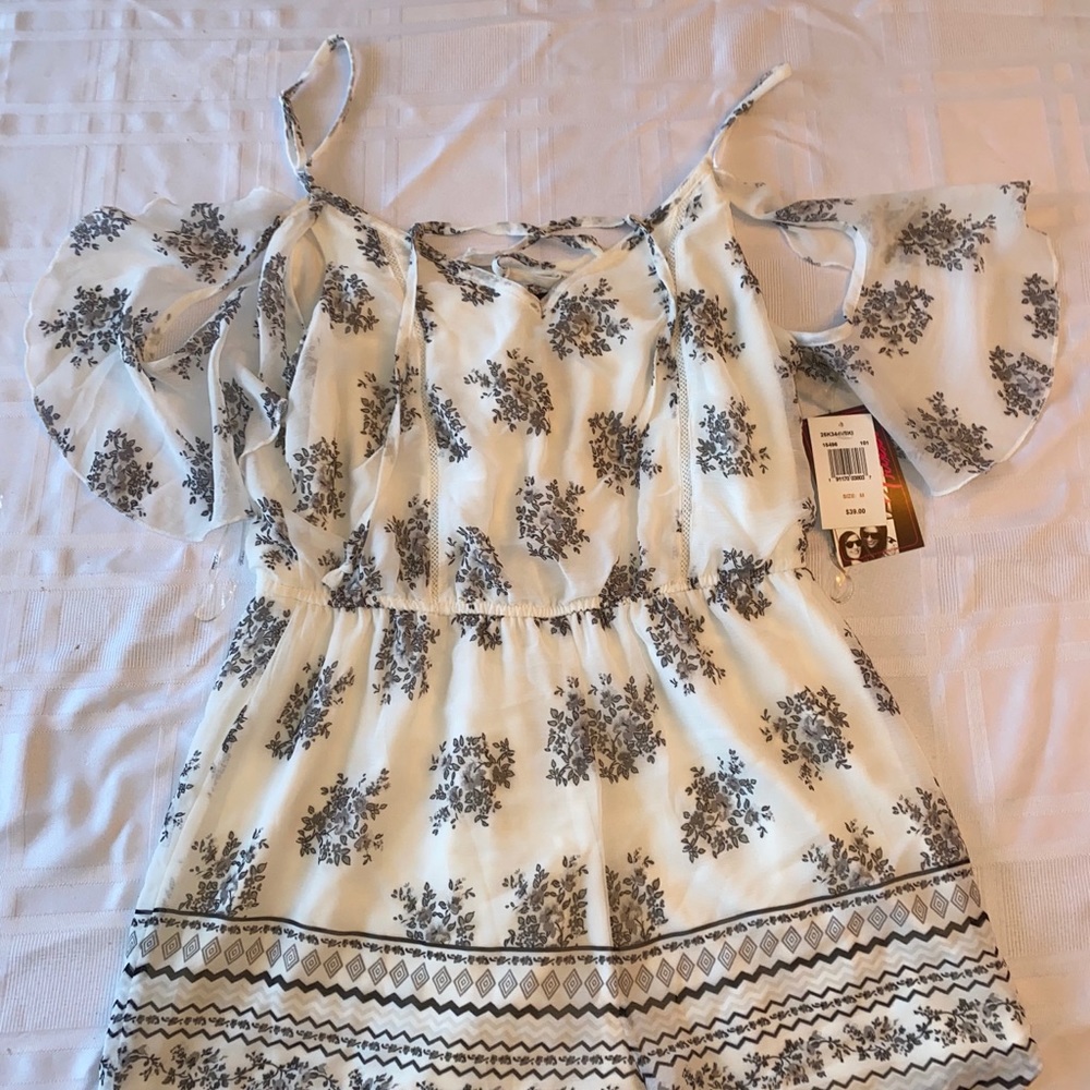 Romper - Picture 2 of 3